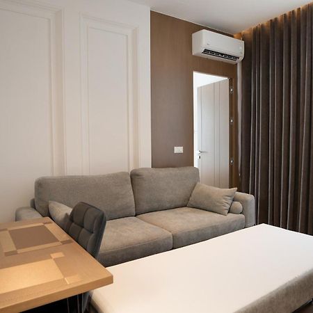 Albani'S Apartment Tirana Buitenkant foto