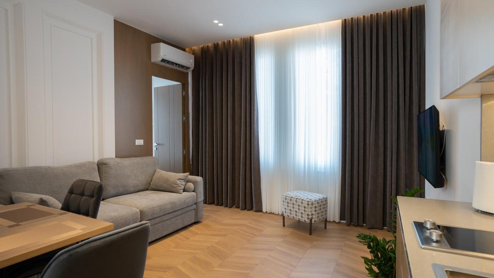 Albani'S Apartment Tirana Buitenkant foto
